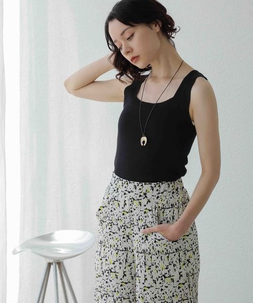 JEANASIS（ジーナシス）の「スクエアネックソウバリタンク/191958（タンクトップ・レディース・ホワイト/チャコールグレー/ブラック/ライトブラウン/ネイビー系・FREE）」の2枚目の写真