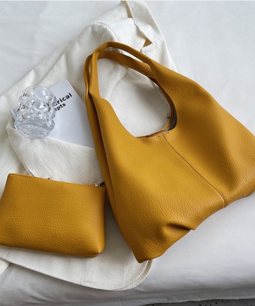 fd style(エフディ スタイル)の「ソフトレザービッグトートバッグ(ショルダーバッグ・レディース・White/Yellow/Black/Brick ・FREE)」の6枚目の写真