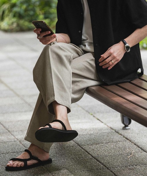 ITEMS URBANRESEARCH（アイテムズ アーバンリサーチ）の「テックリネンEASYケア エフォートレススラックス（スラックス・メンズ・ブラック/ライトベージュ/グリーン・LARGE/MEDIUM）」の5枚目の写真