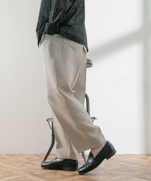 ITEMS URBANRESEARCH（アイテムズ アーバンリサーチ）の「テックリネンEASYケア エフォートレススラックス（スラックス・メンズ・ブラック/ライトベージュ/グリーン・LARGE/MEDIUM）」の8枚目の写真