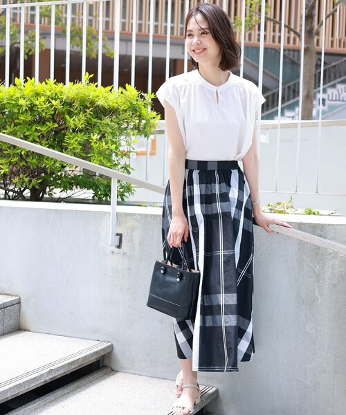 THE SHOP TK (ザ ショップ ティーケー )の「◆【ヒルナンデス!で紹介】【洗濯機で洗える】チェック柄メモリータフタギャザースカート2(スカート・レディース・ホワイト系4/ブラック系1/ブルー系1・12/13)」の10枚目の写真