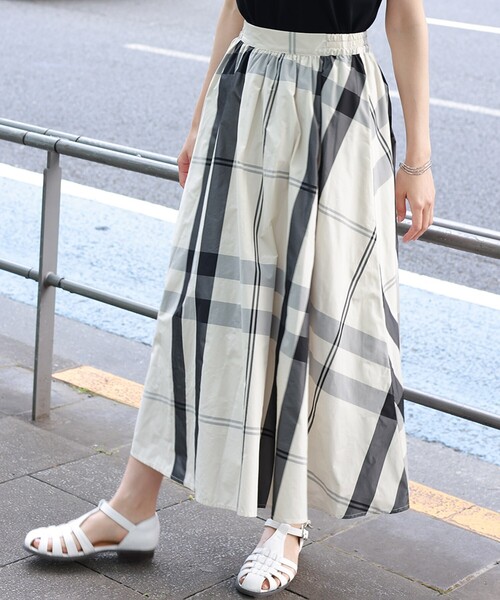 THE SHOP TK (ザ ショップ ティーケー )の「◆【ヒルナンデス!で紹介】【洗濯機で洗える】チェック柄メモリータフタギャザースカート2(スカート・レディース・ホワイト系4/ブラック系1/ブルー系1・12/13)」の21枚目の写真