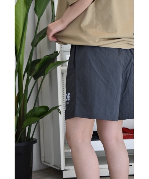 THEATRE PRODUCTS（シアタープロダクツ）の「VERSATILE NYLON SHORTS（その他パンツ・レディース・グレー/カモフラージュ/ベージュ/ブラック・FREE）」の5枚目の写真