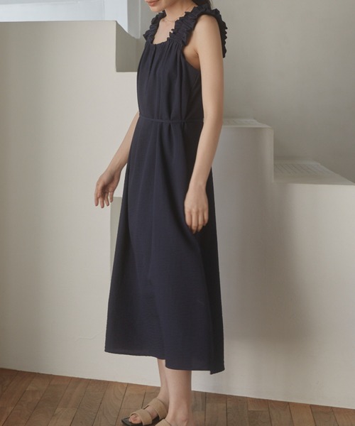 ACYM(アシーム)の「Onemile frill shoulder ワンピース(ワンピース・レディース・ホワイト/ベージュ/ネイビー・FREE)」の16枚目の写真