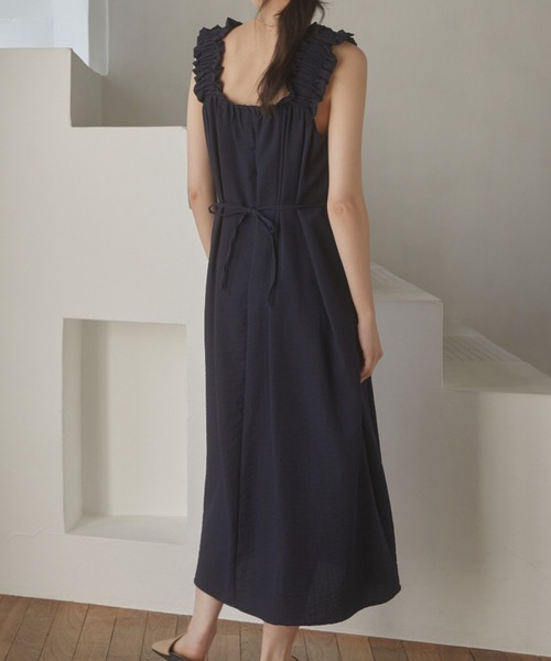 ACYM(アシーム)の「Onemile frill shoulder ワンピース(ワンピース・レディース・ホワイト/ベージュ/ネイビー・FREE)」の18枚目の写真