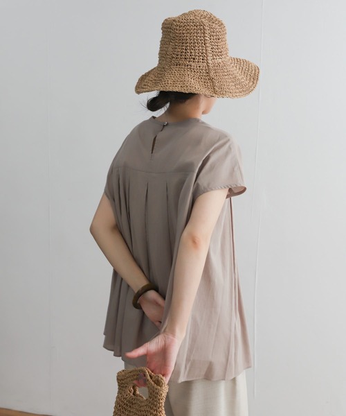 URBAN RESEARCH DOORS(アーバンリサーチドアーズ)の「フレンチスリーブタックブラウス(シャツ/ブラウス・レディース・グリーン/ベージュ/チャコールグレー・MEDIUM)」の7枚目の写真