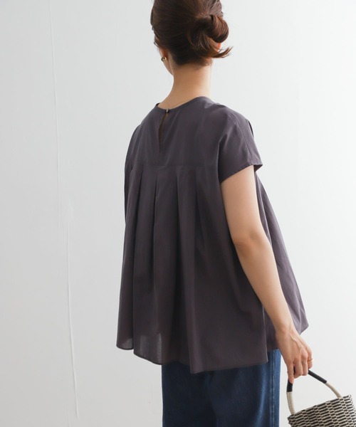 URBAN RESEARCH DOORS(アーバンリサーチドアーズ)の「フレンチスリーブタックブラウス(シャツ/ブラウス・レディース・グリーン/ベージュ/チャコールグレー・MEDIUM)」の15枚目の写真