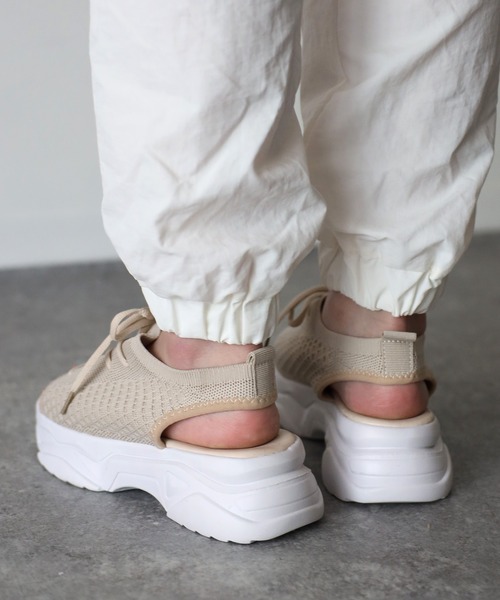 Riberry(リベリー)の「厚底メッシュスニーカーサンダル(サンダル・レディース・ブラック/ベージュ・MEDIUM/LARGE)」の6枚目の写真