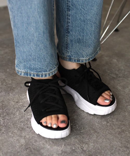 Riberry(リベリー)の「厚底メッシュスニーカーサンダル(サンダル・レディース・ブラック/ベージュ・MEDIUM/LARGE)」の10枚目の写真