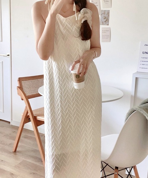 mily bilet(ミウィビレット)の「【mily bilet】大人リラックス。カットジャガードリーフ肩リボンキャミワンピース(ワンピース・レディース・アイボリー/ブラック・X-LARGE/LARGE/MEDIUM/SMALL)」の9枚目の写真