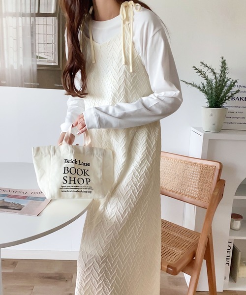 mily bilet(ミウィビレット)の「【mily bilet】大人リラックス。カットジャガードリーフ肩リボンキャミワンピース(ワンピース・レディース・アイボリー/ブラック・X-LARGE/LARGE/MEDIUM/SMALL)」の10枚目の写真
