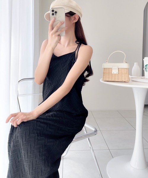 mily bilet(ミウィビレット)の「【mily bilet】大人リラックス。カットジャガードリーフ肩リボンキャミワンピース(ワンピース・レディース・アイボリー/ブラック・X-LARGE/LARGE/MEDIUM/SMALL)」の11枚目の写真