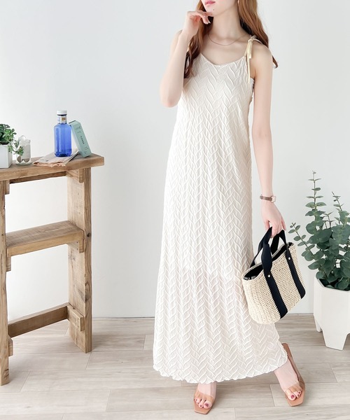 mily bilet(ミウィビレット)の「【mily bilet】大人リラックス。カットジャガードリーフ肩リボンキャミワンピース(ワンピース・レディース・アイボリー/ブラック・X-LARGE/LARGE/MEDIUM/SMALL)」の15枚目の写真