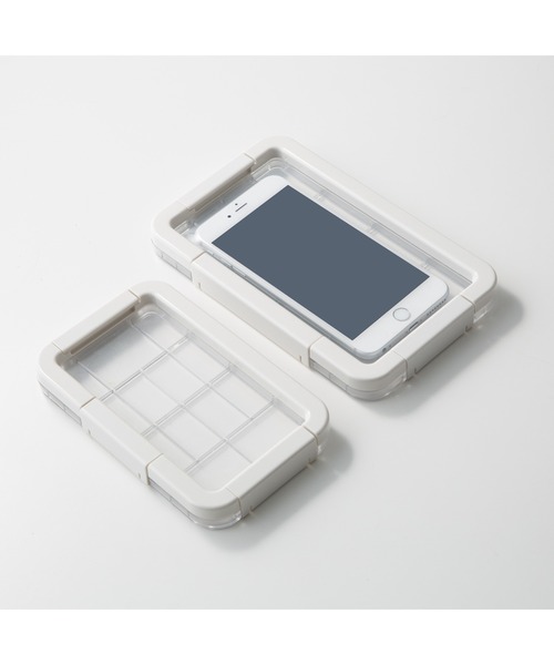 無印良品（ムジルシリョウヒン）の「スマートフォン用防水ケース・大
