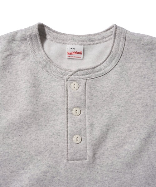 Healthknit（ヘルスニット）の「【Healthknit】Classic Sweat Henley L/S / ヘンリーネック スウェット（スウェット・メンズ・チャコールグレー/グリーン/ブルー/レッド/グレー/ブラック/マスタード/マルーン/ネイビー/サンドベージュ・MEDIUM/X-LARGE/LARGE）」の13枚目の写真