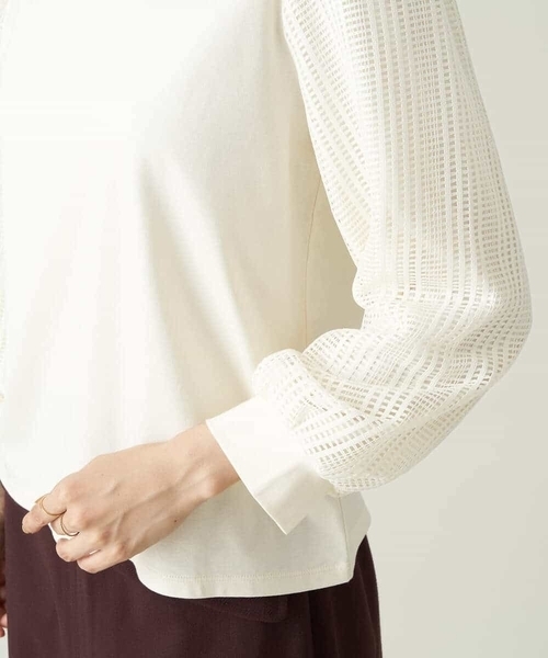 a.v.v（アーヴェヴェ）の「レーススリーブトップス（Tシャツ/カットソー・レディース・パープル/ブラック/ブラウン/アイボリー・36/40/34/38/42）」の7枚目の写真