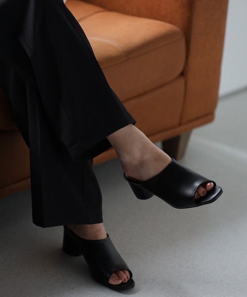 Bonjour Sagan（ボンジュールサガン）の「オープントゥヒールサンダル（サンダル・レディース・ブラック/アイボリー・L/M/S）」の2枚目の写真