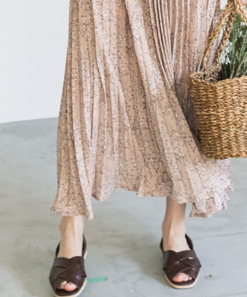 pairmanon（ペアマノン）の「【ママサイズ】アコーディオン総柄プリーツロングスカート（スカート・レディース・ホワイト系その他3/ベージュ系その他/ブラック系その他・FREE）」の8枚目の写真