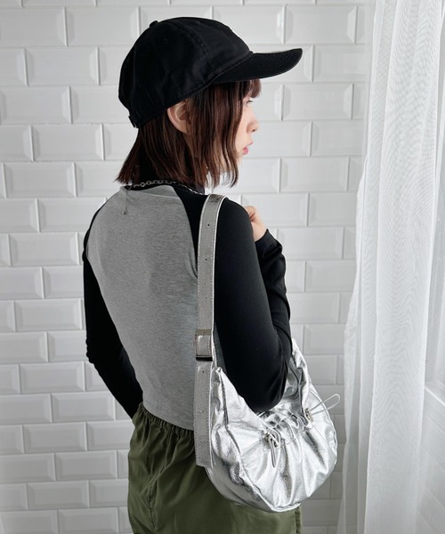 √nuage（ルートニュアージュ）の「ハイネックラグランスリーブミニトップス（Tシャツ/カットソー・レディース・ホワイト/グレー・FREE）」の12枚目の写真