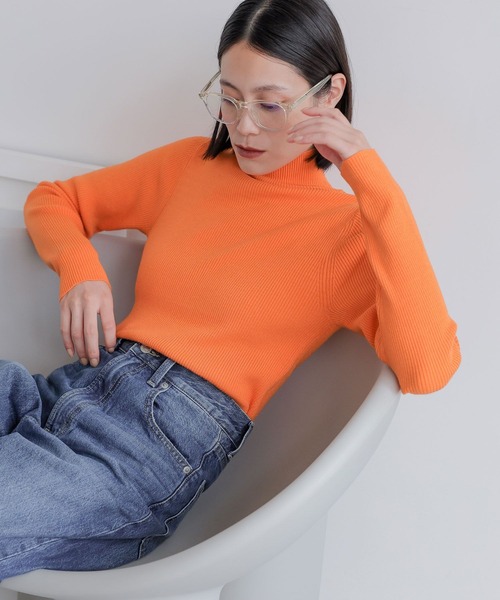 LOWRYS FARM(ローリーズファーム)の「マシンウォッシャブルタートル 967405(ニット/セーター・レディース・ブラック/グレー/レッド/オレンジ/ブルー/グリーン/アイボリー・FREE)」の7枚目の写真