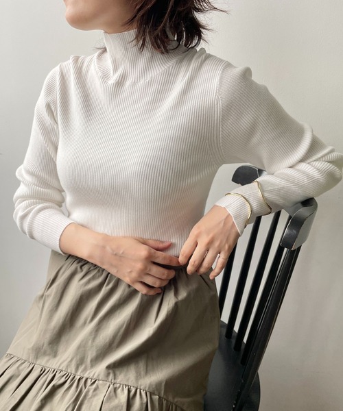 LOWRYS FARM(ローリーズファーム)の「マシンウォッシャブルタートル 967405(ニット/セーター・レディース・ブラック/グレー/レッド/オレンジ/ブルー/グリーン/アイボリー・FREE)」の11枚目の写真