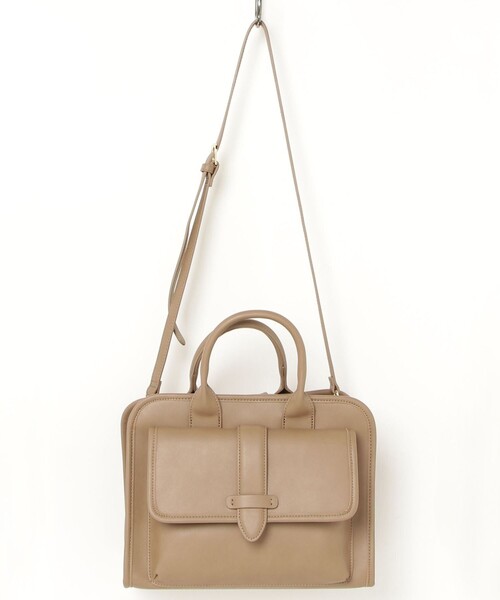 fredy emue(フレディエミュ)の「ベルトフラップパーテーショントートバッグ(トートバッグ・レディース・ベージュ/ブラック・FREE)」の10枚目の写真