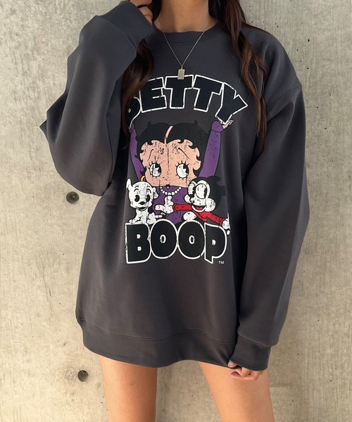 GLAMOROUS JANE(グラマラスジェーン)の「裏起毛BETTY BOOPBハートバックプリントプルオーバー(スウェット・レディース・ブラック/チャコールグレー/アイボリー・FREE)」の3枚目の写真