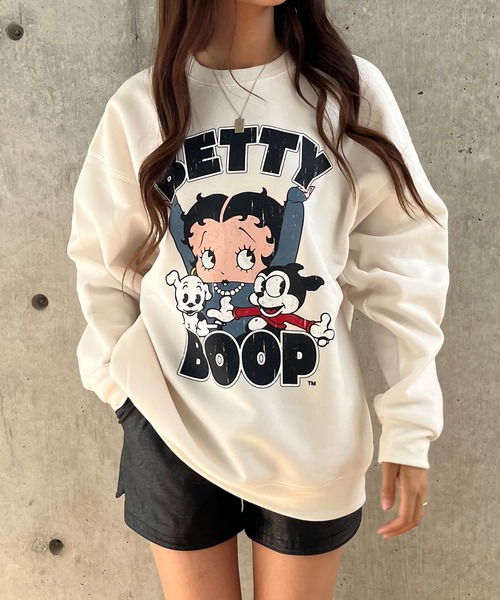 GLAMOROUS JANE(グラマラスジェーン)の「裏起毛BETTY BOOPBハートバックプリントプルオーバー(スウェット・レディース・ブラック/チャコールグレー/アイボリー・FREE)」の8枚目の写真