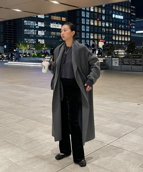 ETRE TOKYO（エトレトウキョウ）の「ダブルブレストリバーロングコート