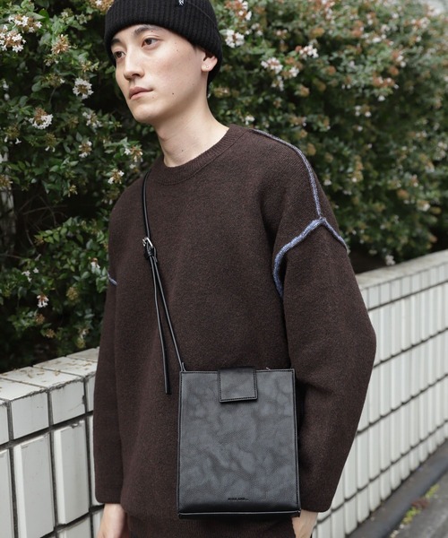 niko and...（ニコアンド）の「ベルト付きスクエアショルダーバッグ（ショルダーバッグ・メンズ・ブルー/ブラック/オフホワイト・FREE）」の2枚目の写真