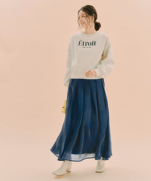 titivate(ティティベイト)の「シャイニータックフレアスカート(スカート・レディース・ライトベージュ/ネイビー・M/S)」の12枚目の写真