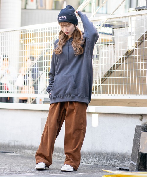 JEMORGAN（ジェーイーモーガン）の「【JEMORGAN/ジェイイーモーガン】　柔編み裏毛ラグランスウェットトレーナー　オーバーサイズ（パーカー・メンズ・チャコールグレー/ホワイト/ライトブラウン/杢グレー/サックスブルー・LARGE/MEDIUM）」の7枚目の写真