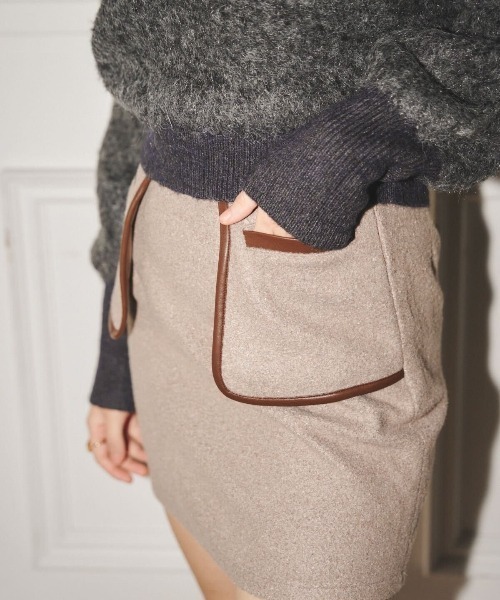新品 MIRO AMURETTE ミロアミュレット ウールミニスカート グレー MIRO AMURETTE（ミロアミュレット）の「piping wool mini skirt