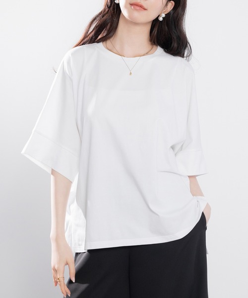 SAISON DE PAPILLON(セゾンドパピヨン)の「クルーネックオーバーシルエット綿混Tシャツ(Tシャツ/カットソー・レディース・ホワイト/ブラック/ベージュ/チャコール・フリー)」の2枚目の写真