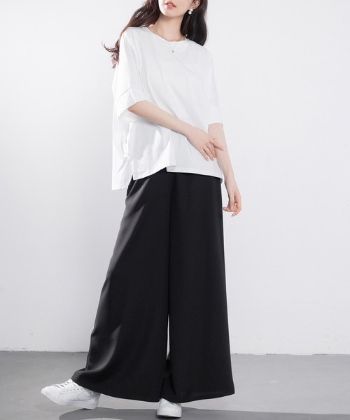 SAISON DE PAPILLON(セゾンドパピヨン)の「クルーネックオーバーシルエット綿混Tシャツ(Tシャツ/カットソー・レディース・ホワイト/ブラック/ベージュ/チャコール・フリー)」の11枚目の写真