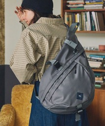 ナイロンワンショルダーボディバッググレー