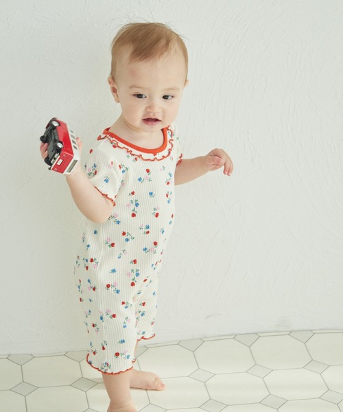 pairmanon（ペアマノン）の「【ベビー】無地 花柄 配色メロー フリル半袖ロンパース（ロンパース・キッズ・ピンク/ホワイト系その他/テラコッタ/ブルー系その他/パープル/モカ/ライトベージュ/イエロー系その他/ブラック/ブルー/ライトイエロー・80/70）」の15枚目の写真