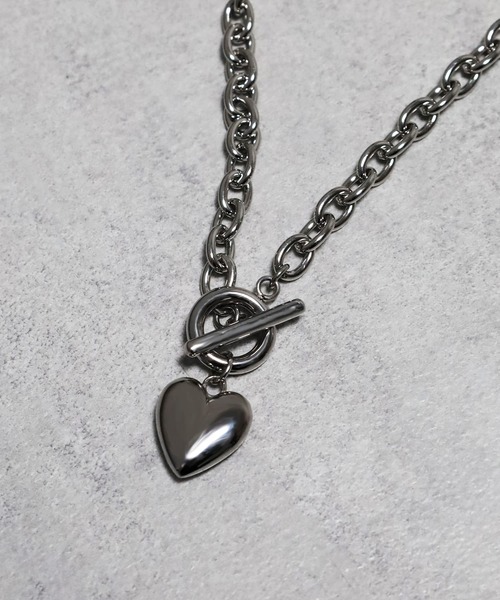 LHME（エルエイチエムイー）の「【WEB限定】“Moment”ポイントハートチャンキーネックレス/サージカルステンレス（金属アレルギー対応）【LHME / エルエイチエムイー】（ネックレス・レディース・シルバー・45cm）」の6枚目の写真