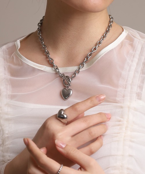 LHME（エルエイチエムイー）の「【WEB限定】“Moment”ポイントハートチャンキーネックレス/サージカルステンレス（金属アレルギー対応）【LHME / エルエイチエムイー】（ネックレス・レディース・シルバー・45cm）」の15枚目の写真