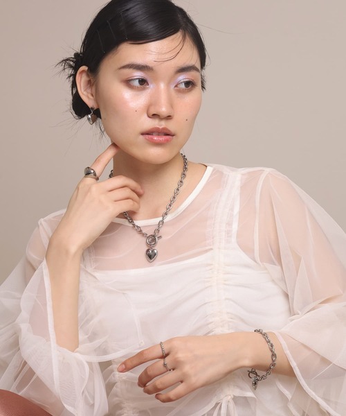 LHME（エルエイチエムイー）の「【WEB限定】“Moment”ポイントハートチャンキーネックレス/サージカルステンレス（金属アレルギー対応）【LHME / エルエイチエムイー】（ネックレス・レディース・シルバー・45cm）」の18枚目の写真