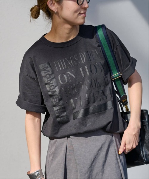 FRAMeWORK(フレームワーク)の「≪追加≫PRINT TEE2(Tシャツ/カットソー・レディース・チャコールグレー/ホワイト・FREE)」の1枚目の写真
