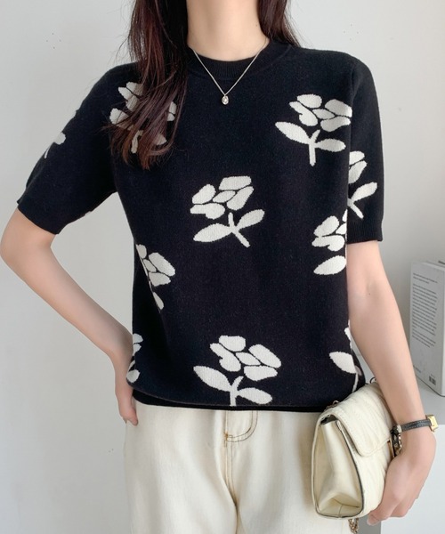 ECLIN(エクラン)の「総柄フラワージャガード半袖ニットプルオーバー(ニット/セーター・レディース・ベージュ/ブラック・FREE)」の13枚目の写真