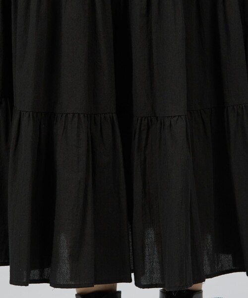 To b. by agnes b.（トゥービーバイアニエスベー）の「コットン フォーティアード スカート（スカート・レディース・ブラック・40/38/36）」の6枚目の写真