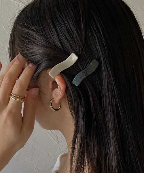 tone（トーン）の「【Kukulu TOKYO】ウェーブ ミニクリップ (３本セット）（バレッタ/ヘアクリップ・レディース・ホワイト系その他/ブラック系その他/イエロー系その他・FREE）」の2枚目の写真