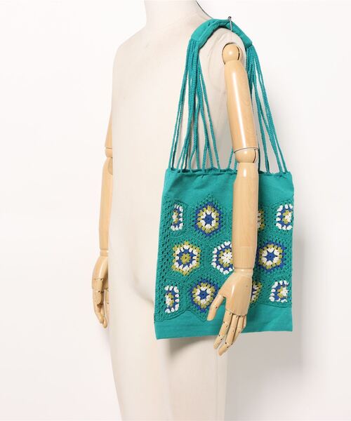 IO(イオ)(イオ)の「チャイハネ / クロシェラBAG / ISYP3202(トートバッグ・レディース・オフホワイト/ターコイズブルー/ベージュ・ONESIZE)」の7枚目の写真