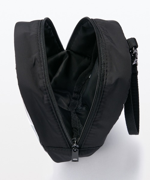 無印良品（ムジルシリョウヒン）の「吊るせるコレクションポーチ　約幅１１０×高さ１６０×マチ７０ｍｍ（ステーショナリー・メンズ・モスグリーン/ブラック/アイボリー・FREE）」の5枚目の写真