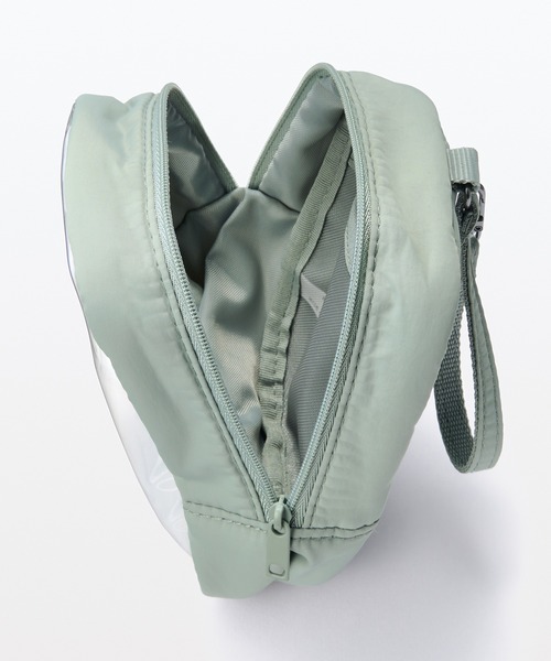 無印良品（ムジルシリョウヒン）の「吊るせるコレクションポーチ　約幅１１０×高さ１６０×マチ７０ｍｍ（ステーショナリー・メンズ・モスグリーン/ブラック/アイボリー・FREE）」の9枚目の写真