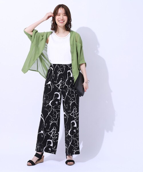 SHOO・LA・RUE（シューラルー）の「さりげないビーズで差をつける ビーズネックタンクトップ（タンクトップ・レディース・ホワイト/ブラック/ダークグレー・03/04/02）」の19枚目の写真