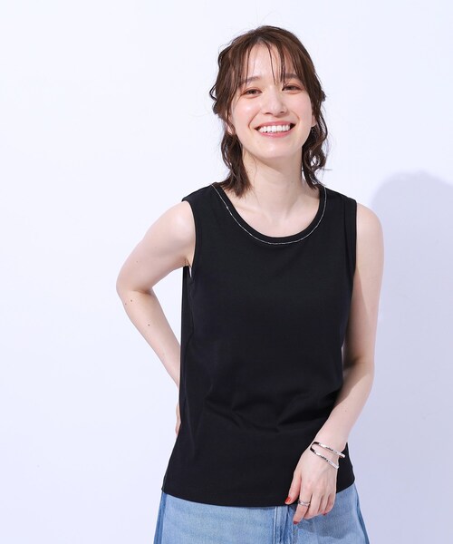 SHOO・LA・RUE（シューラルー）の「さりげないビーズで差をつける ビーズネックタンクトップ（タンクトップ・レディース・ホワイト/ブラック/ダークグレー・03/04/02）」の15枚目の写真