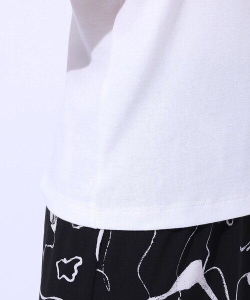 SHOO・LA・RUE（シューラルー）の「さりげないビーズで差をつける ビーズネックタンクトップ（タンクトップ・レディース・ホワイト/ブラック/ダークグレー・03/04/02）」の5枚目の写真